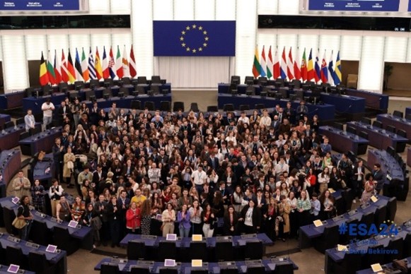 Dzień z życia studenta doradzającego UE, czyli opowieść o ESA